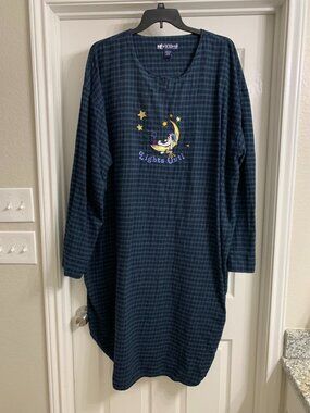 Big Dogs Brand Women's Blue and Green Flannel Nightgown, Size 3X/4X